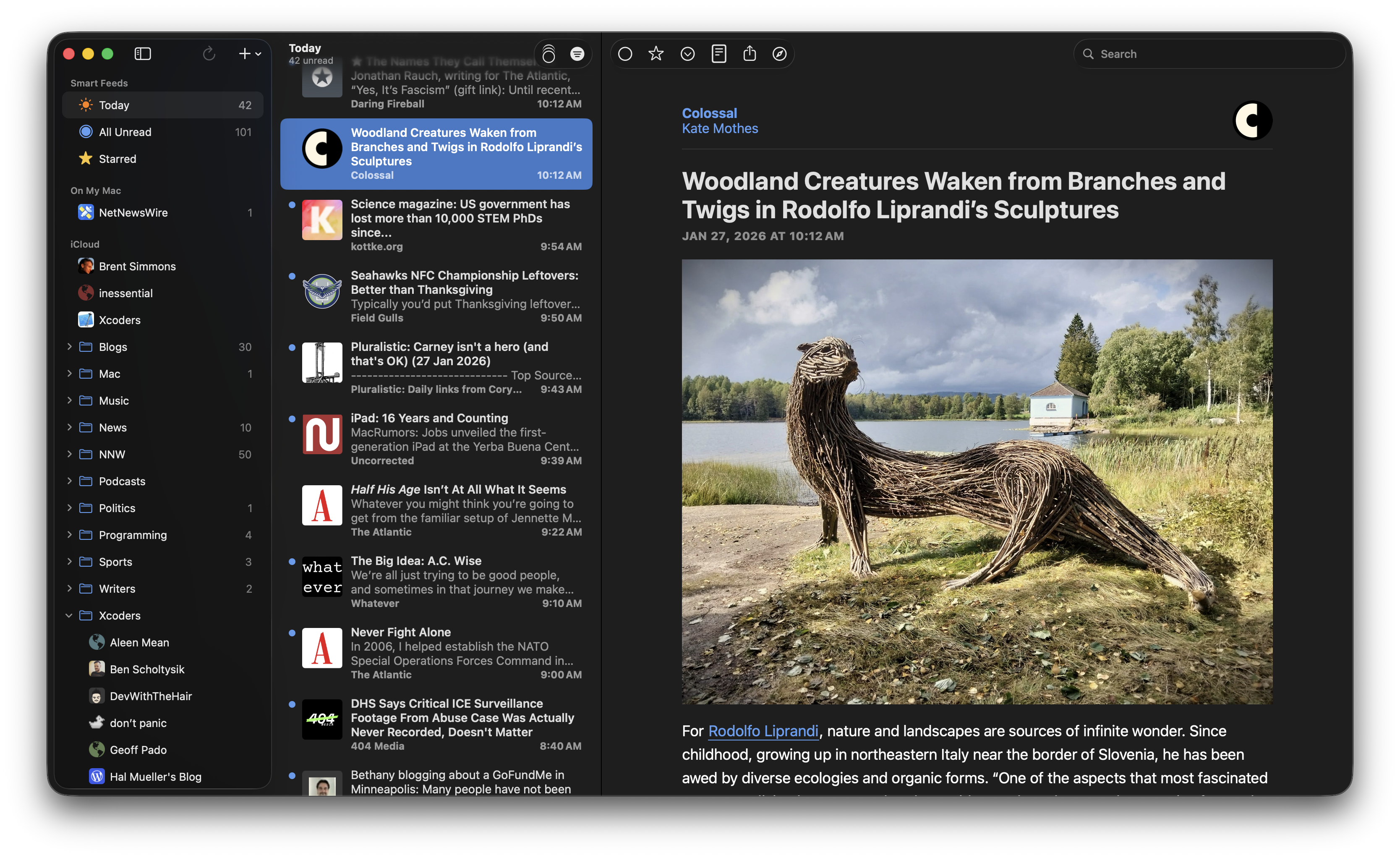Screenshot showing NetNewsWire 7 in dark mode.